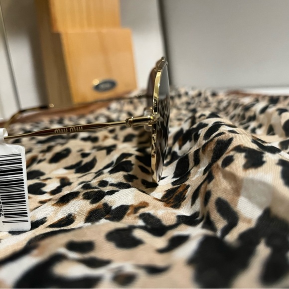 MIU MIU AUTHENTIC GOLD AND DIAMOND AVIATORS FOR WOMEN SUNGLASSES - Picture 8 of 13